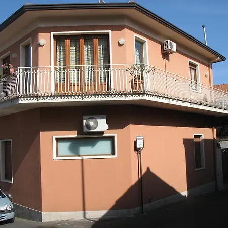 La Casa Del Poeta Dell'etna